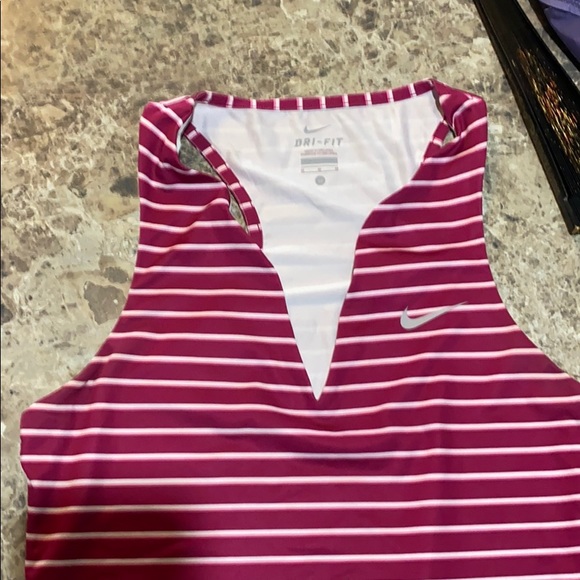 Medium Nike dri fit top. - Picture 3 of 3